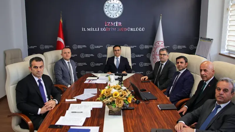 İzmir İl Millî Eğitim Müdürü Dr. Ömer Yahşi Bergama ilçe yöneticileriyle buluştu