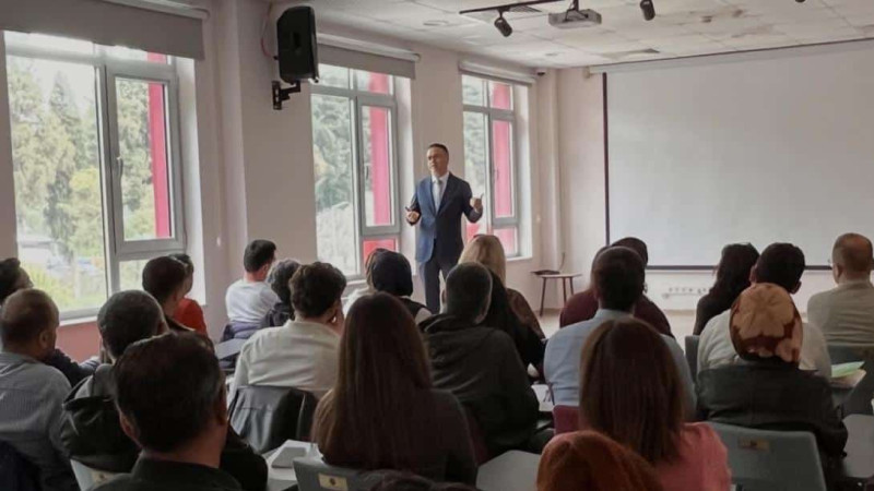 İzmir’de Yahşi’nin öncülüğünde eğitimde kalite yükselmeye devam ediyor