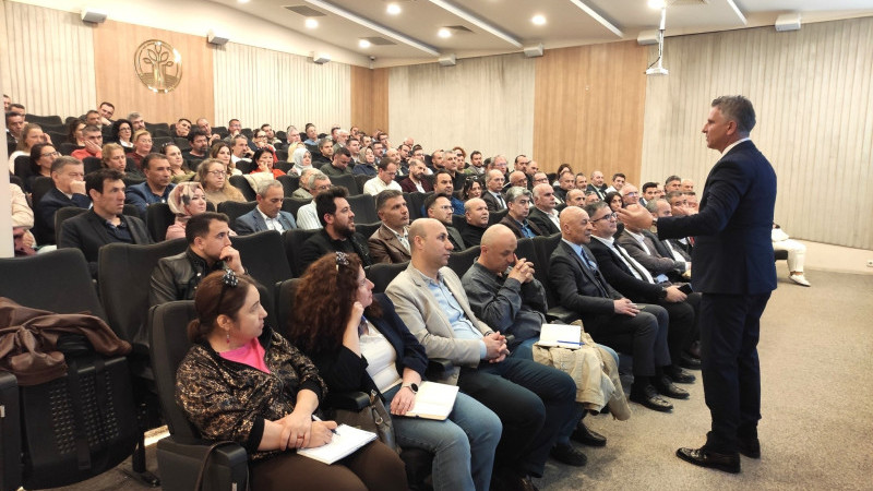 Bergama’da Koray Aykurt’tan idarecilere önemli bilgilendirme