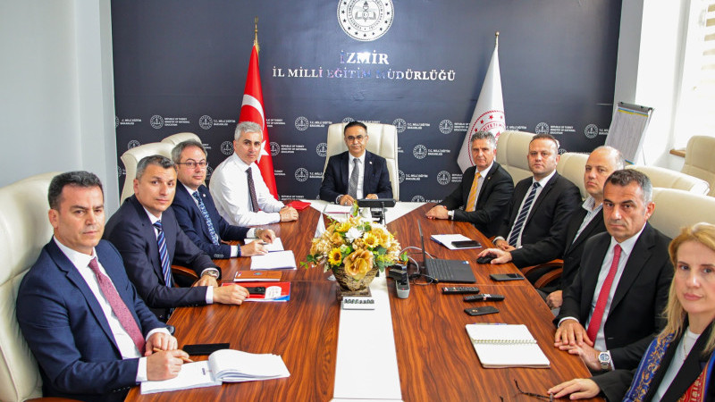 İzmir’de okullara 