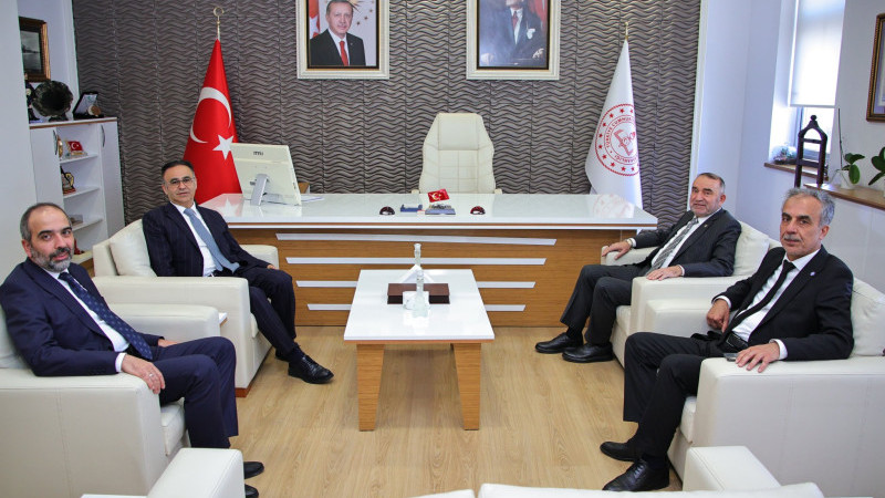 Cumhurbaşkanı Başdanışmanı İsrafil Kışla, Dr. Ömer Yahşi'yi Ziyaret Etti