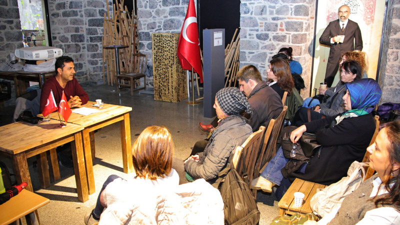 İzmir İl Millî Eğitim Müdürlüğü Felsefe Odaklı Eğitim Çalışmalarını Sürdürüyor