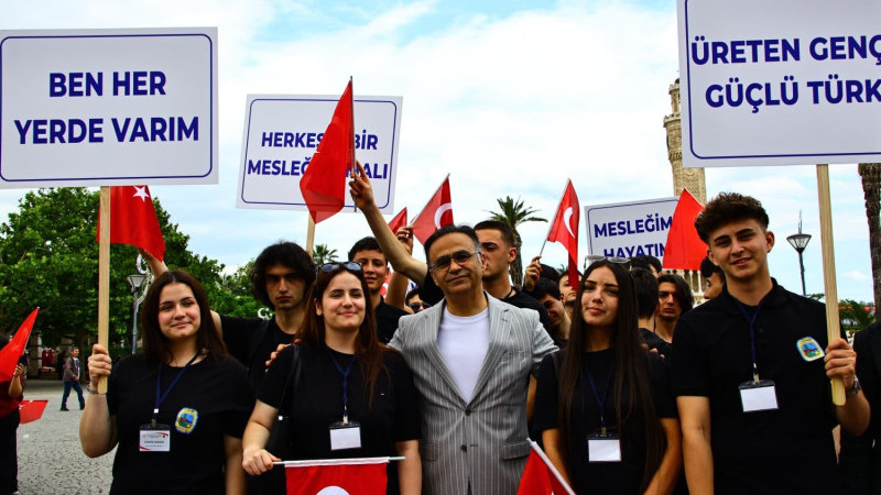 Konak Meydanı’nda Meslekî Eğitim Coşkusu