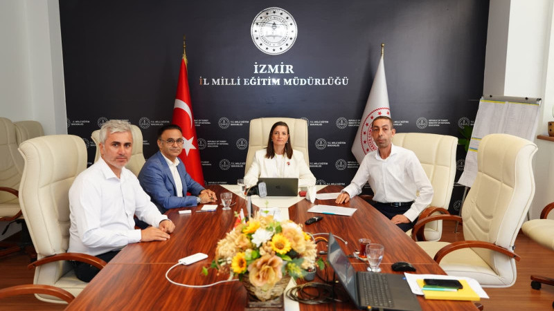 Millî Eğitim Bakanlığı İnşaat ve Emlak Genel Müdürü Aynur Gökalp Durna, İzmir'de İncelemelerde Bulundu