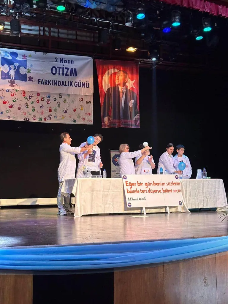 Güzelbahçe'de 2 Nisan Dünya Otizm Farkındalık günü kutlandı