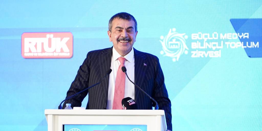 Bakan Tekin: “Medya, çocuklarımız açısından zehirli içerikler üretiyor”