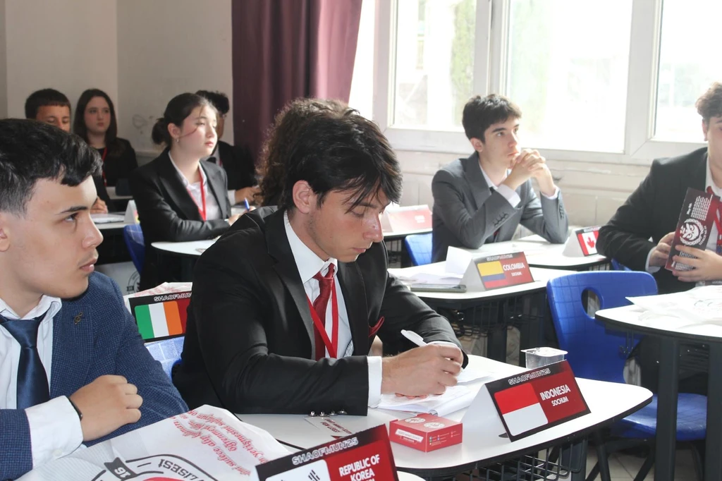 Menemen'de Uluslararası Diplomasi SHAOFMUN’25 buluşması