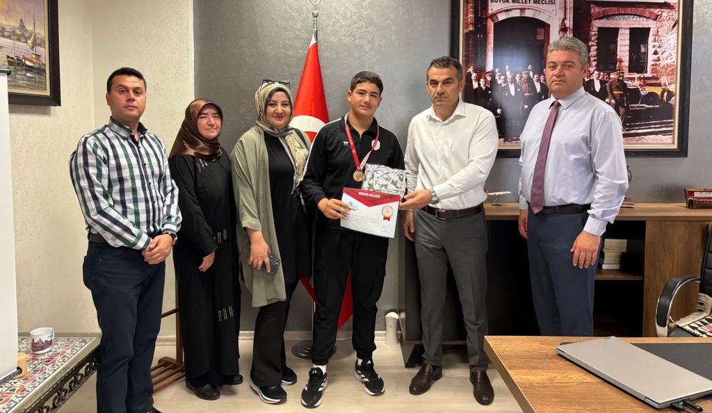 Menemenli Sporcu Osman Efe Yıldırım Türkiye Şampiyonu oldu!