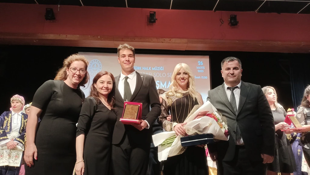 Bergama Güzel Sanatlar Lisesi’nden İzmir şampiyonu Çağatay Küçük