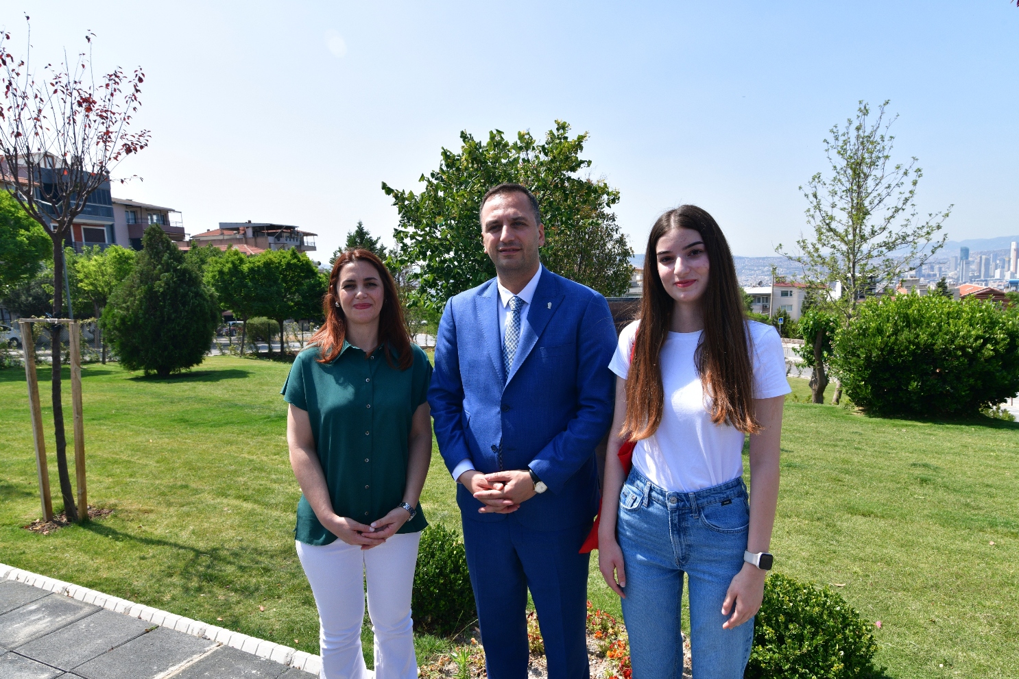 İzmirli öğrenci belediye kursuyla İtalya'da tıp fakültesini kazandı