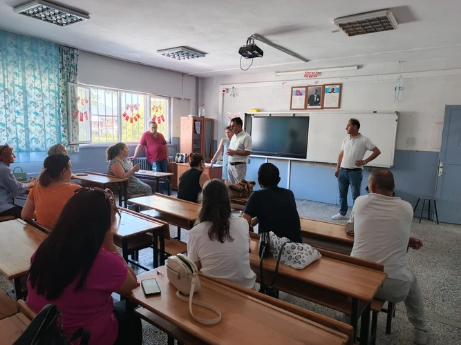 Kemalpaşa’da şube müdürleri öğretmenlerle bir araya geldi