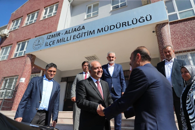 MHP heyetinden Aliağa İlçe Milli Eğitim Müdürlüğü'ne anlamlı ziyaret