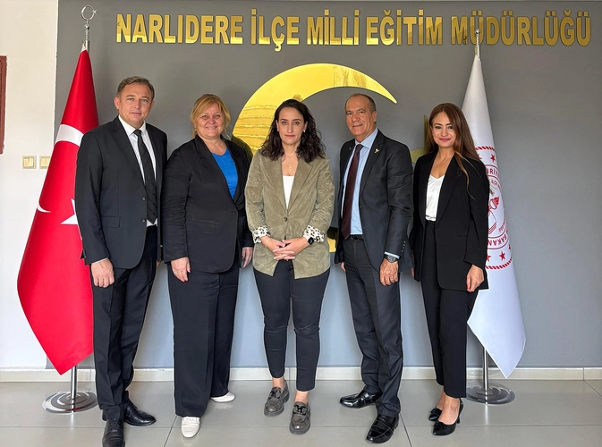 EGEV Okulları’ndan İlçe Millî Eğitim Müdürü Zeynep Başdaş’a ziyaret