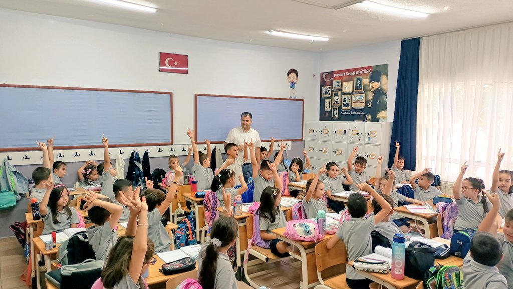 Bergama İlçe Millî Eğitim Müdürü Ekrem Ulus’tan Mert Öztüre İlkokuluna ziyaret