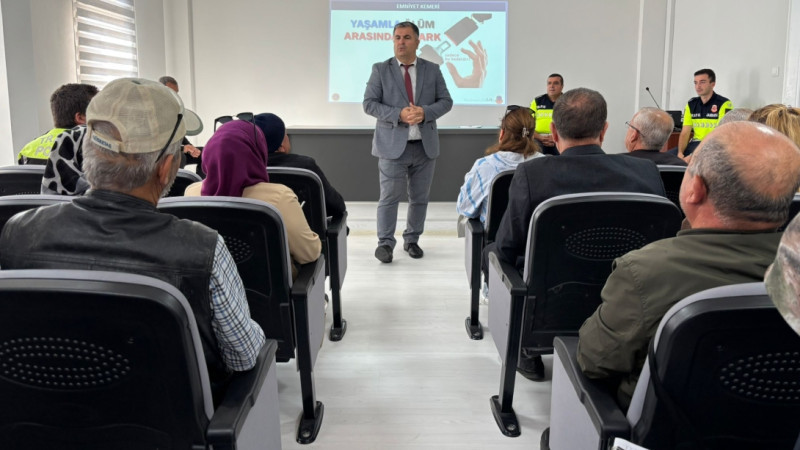 Bergama’da Taşımalı Eğitim Şoförlerine Bilgilendirme Toplantısı