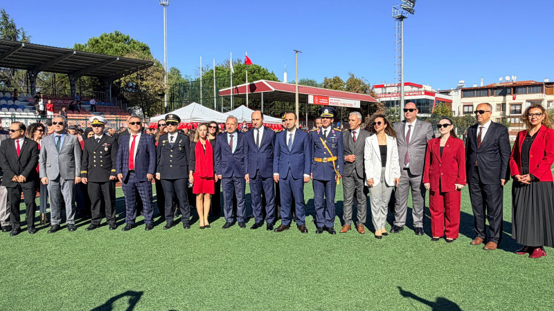 Menderes’te Cumhuriyet’in 102. Yılı Coşkuyla Kutlandı