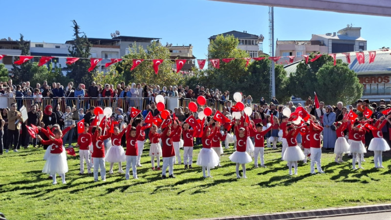 Cumhuriyet’in 102. yılı Kemalpaşa’da gururla kutlandı