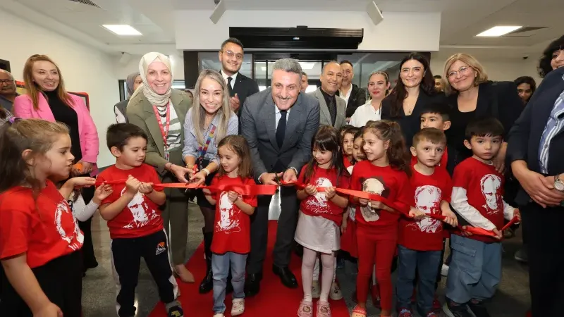 Bayraklı İlçe Millî Eğitim Müdürü Büdün, Minik Sanatçılarla Bir Araya Geldi