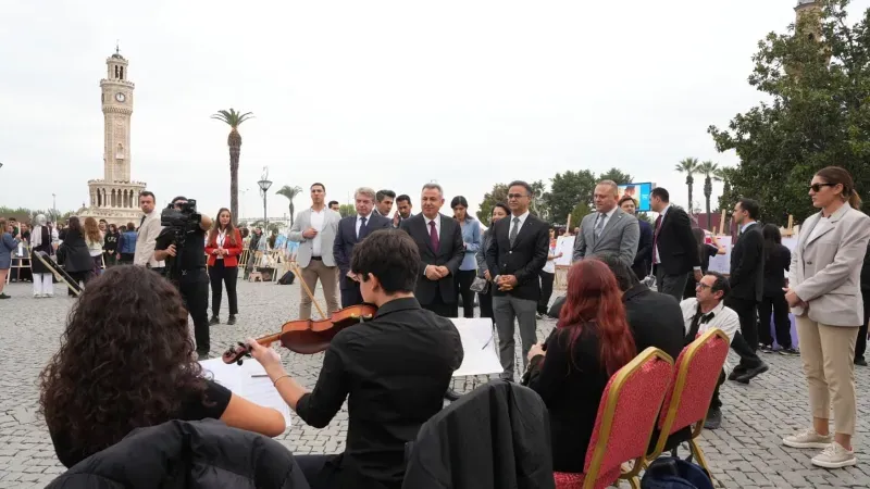 Cumhuriyet’in 102. Yılı İzmir’de İkinci Gününde de Büyük Bir Coşkuyla Kutlandı