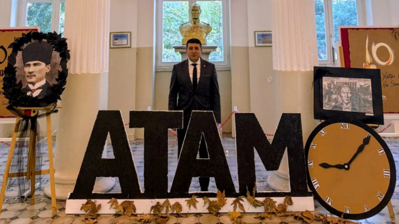 Konak İlçe Milli Eğitim Müdürü Metin Ender Karabulut'tan Cumhuriyet’e Bağlılık Mesajı