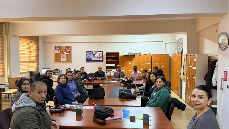 Karabağlar İlçe Milli Eğitim Müdürü Yüzbaşıoğlu’ndan Mehmet Akif Ersoy Ortaokulu’na ziyaret