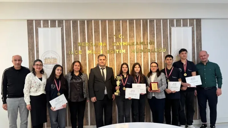 Ekrem Ulus’tan uluslararası birincilik kazanan öğrencilere tebrik