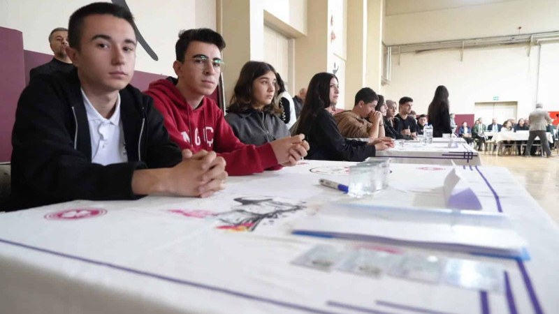 İzmir İl Milli Eğitim Müdürlüğünden İstiklâl Marşı Temalı Anlamlı Organizasyon