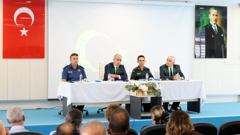 Buca'da okullar için güvenlik tedbirleri masaya yatırıldı  