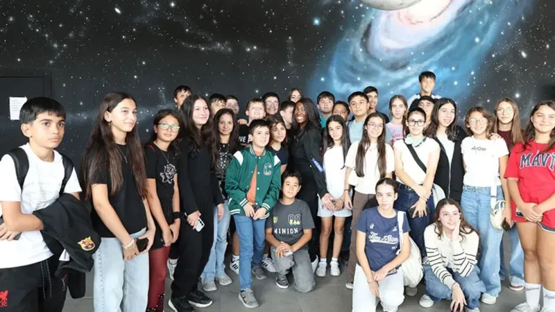 Astronot Aisha Bowe, Çiğli’de öğrencilerle uzay deneyimini paylaştı