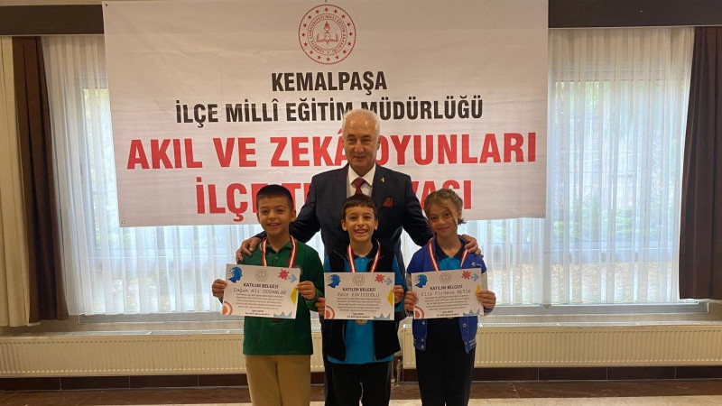Kemalpaşa İlçe Milli Eğitim Müdürü Ogün Derse İZOP İlçe Finallerine Katıldı