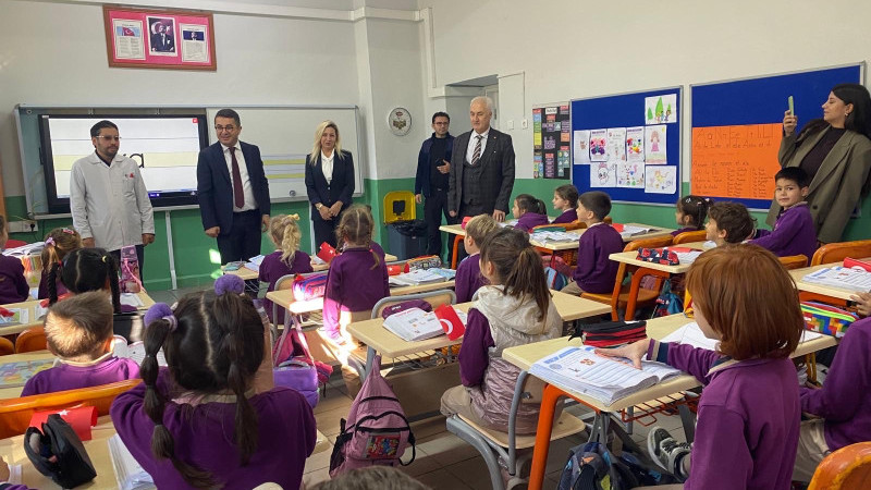 Kemalpaşa Kaymakamı ve Millî Eğitim Müdüründen okullara ziyaret!