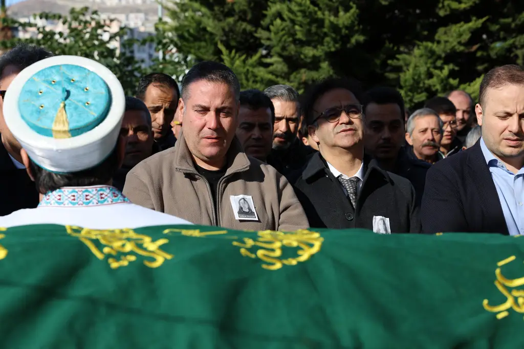 Buca'da okul servisi kazasında hayatını kaybeden Y.Ö son yolculuğuna uğurlandı