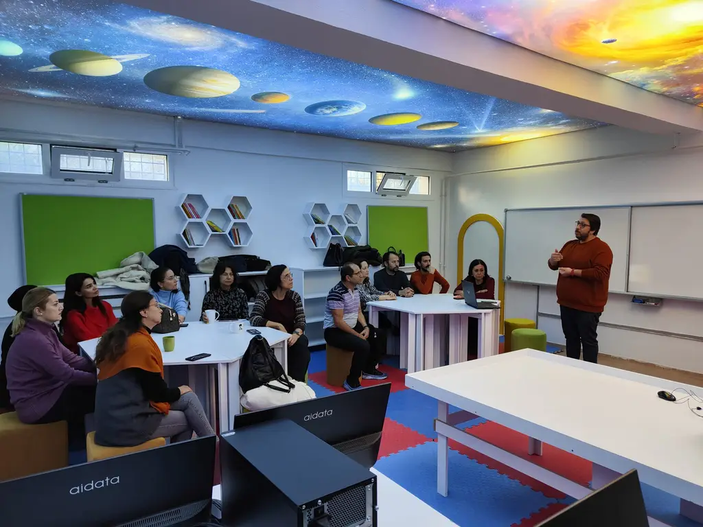 İnovasyon ve eğitim teknolojileri buluşuyor: İzmir İl Millî Eğitim Müdürlüğü'nden büyük adım