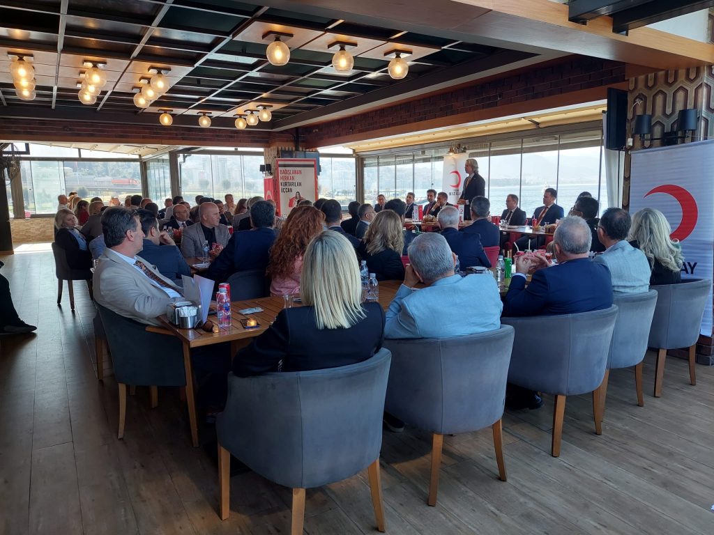 İzmir İl Milli Eğitim Müdürlüğü ve Kızılay 'İzmir Sana Kanım Feda' Çalışmaları Toplantısında Bir Araya Geldi