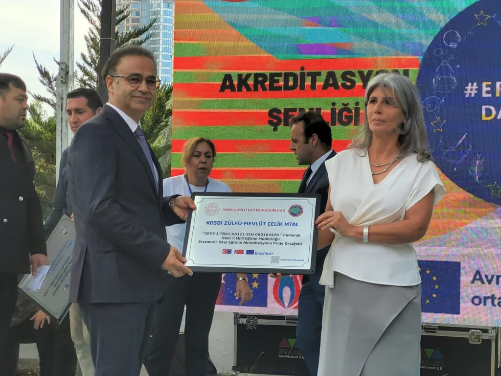 İzmir'de Erasmus+ Akreditasyonu etkinliği gerçekleştirildi