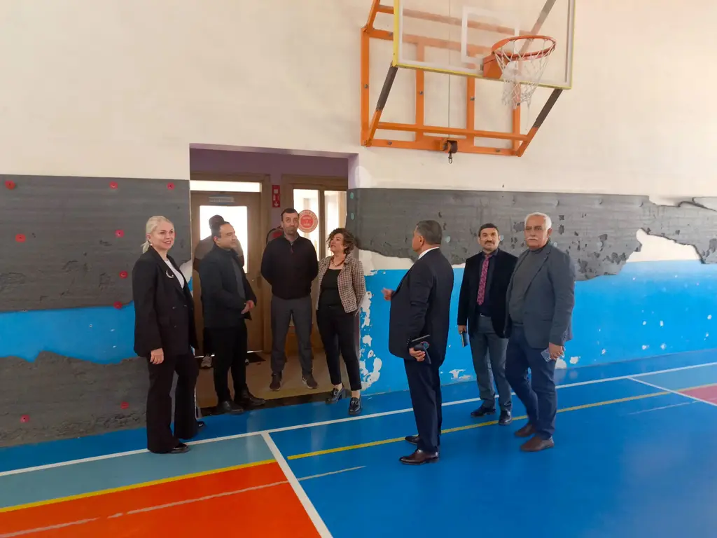 Karşıyaka Ahmet Oruç Ortaokulu’nda eğitim kalitesi için çözüm önerileri masaya yatırıldı