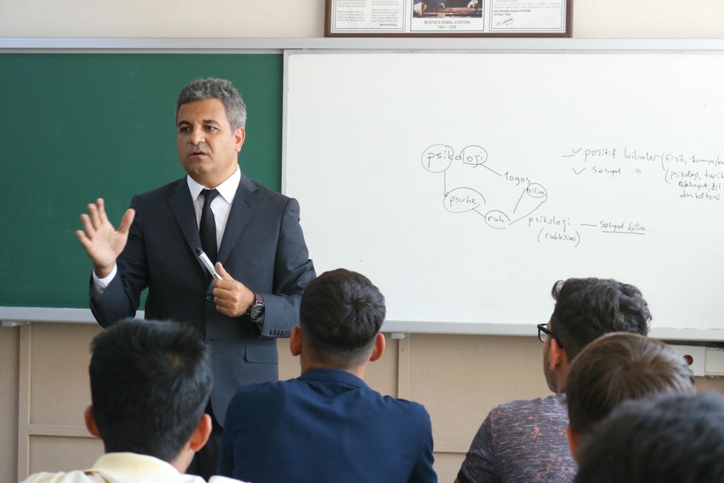 Öğretmenlik Meslek Kanunu ve Yeni Müfredata tepki: 'Eğitim İş' eyleme geçiyor