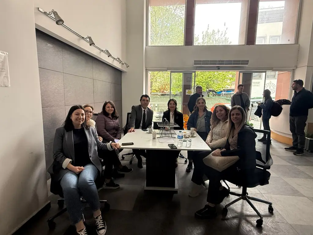 Tire MESEM öğrencilerinden İzmir İl Millî Eğitim Müdürlüğü'nde kahve sunumu