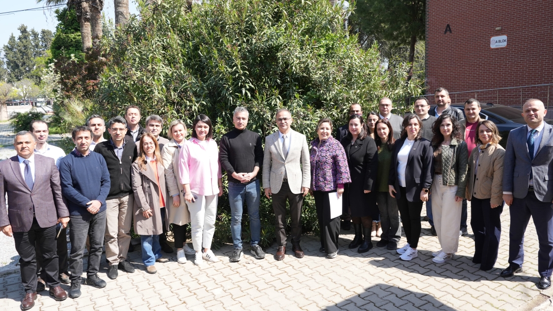 İzmir'de Bilişim Teknolojileri Öğretmenlerine sertifika töreni