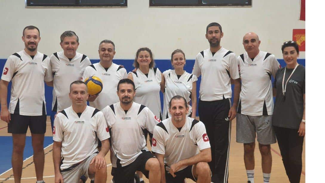 Gaziemir İlçe Milli Eğitim Müdürlüğü'nde voleybol heyecanı